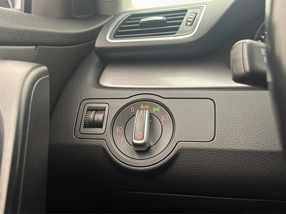 Volkswagen Passat 30 of 30