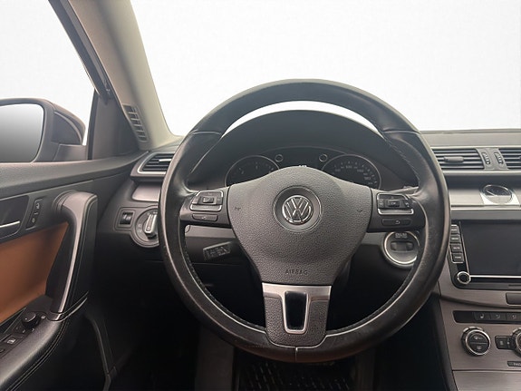 Volkswagen Passat 20 of 30