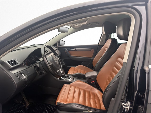Volkswagen Passat 22 of 30