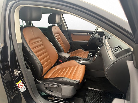 Volkswagen Passat 14 of 30