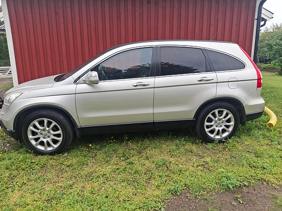 Honda CR-V 3 of 11