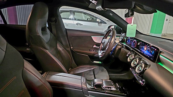 Mercedes-Benz CLA200 7 of 9
