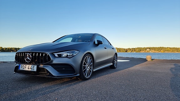 Mercedes-Benz CLA200 2 of 9