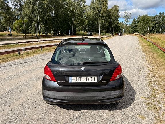 Peugeot 207 4 of 9