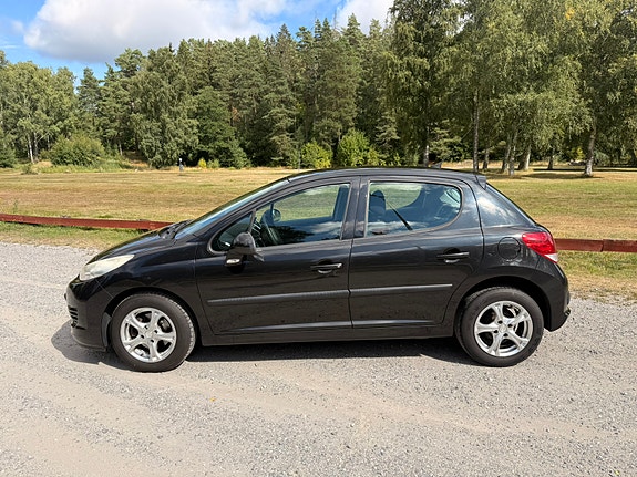 Peugeot 207 2 of 9
