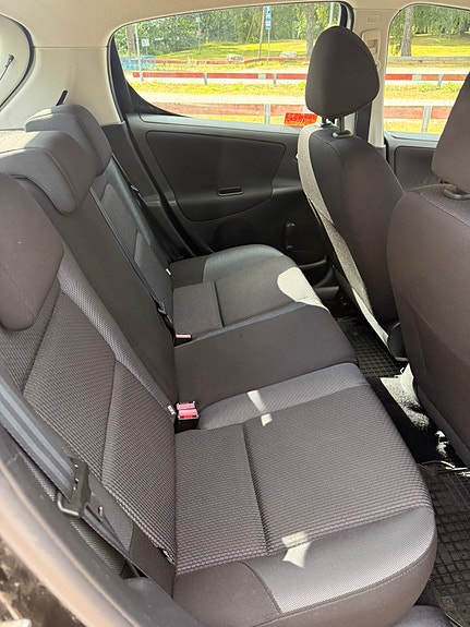 Peugeot 207 8 of 9