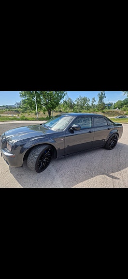 Chrysler 300C 2 of 3