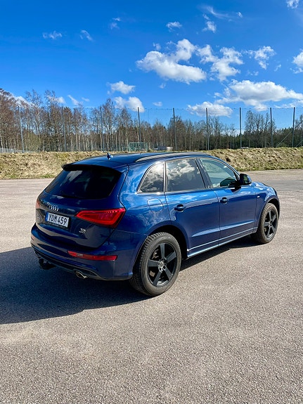 Audi Q5 2 of 5