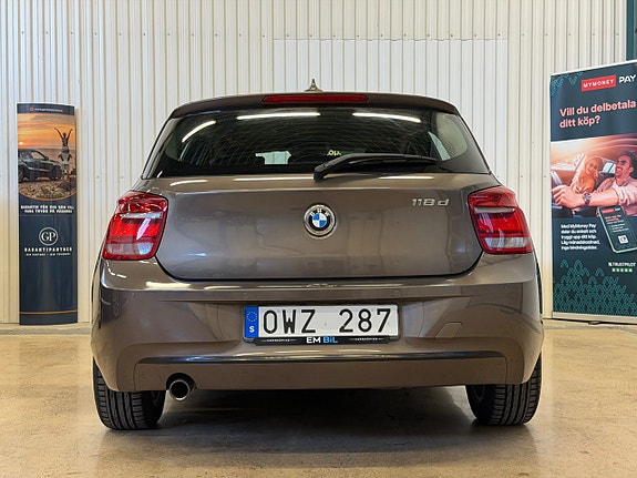 BMW 118d 6 of 15