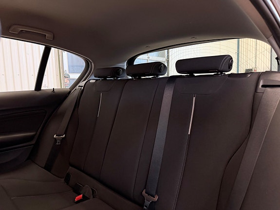 BMW 118d 14 of 15