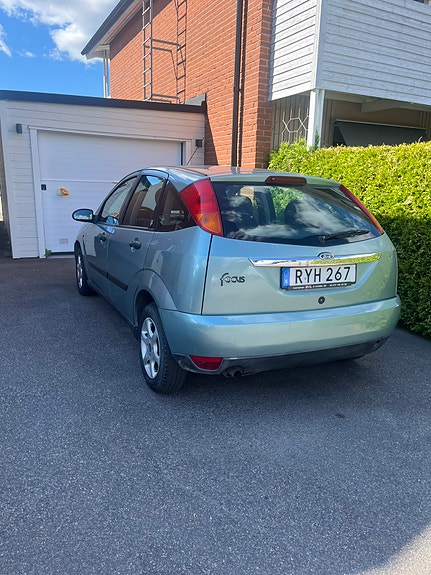 Ford Focus 4 of 5