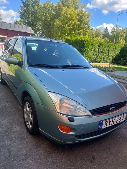 Ford Focus 3 of 5