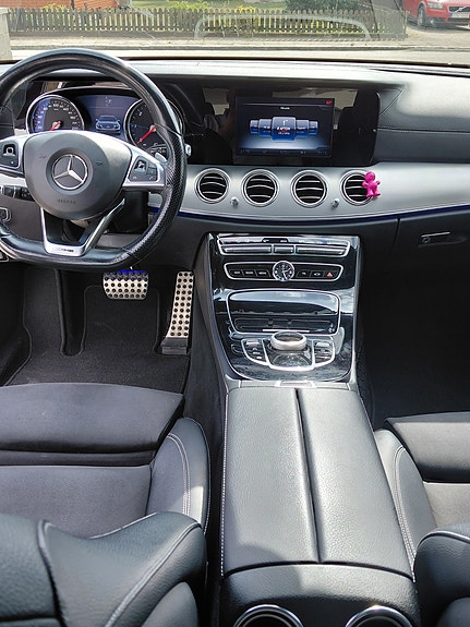 Mercedes-Benz E220 d 3 of 8