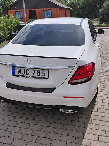 Mercedes-Benz E220 d 6 of 8