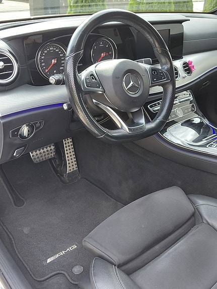 Mercedes-Benz E220 d 4 of 8