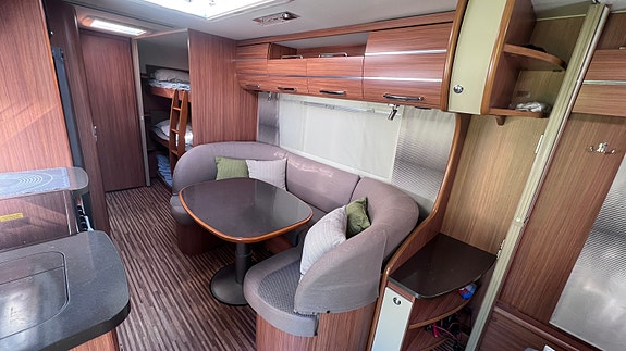 Adria Alpina 663PT 2 of 10