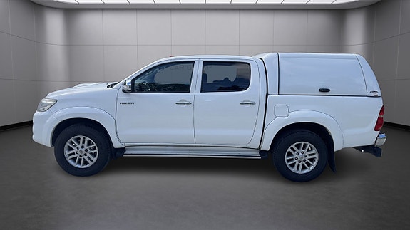 Toyota HiLux 2 of 12