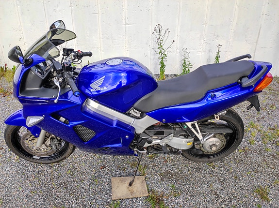 Honda VFR800FI 7 of 12
