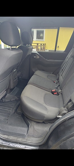 Nissan Pathfinder 5 of 8