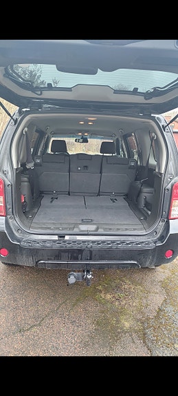Nissan Pathfinder 4 of 8