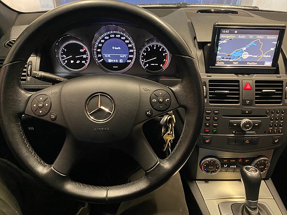 Mercedes-Benz C180 8 of 8