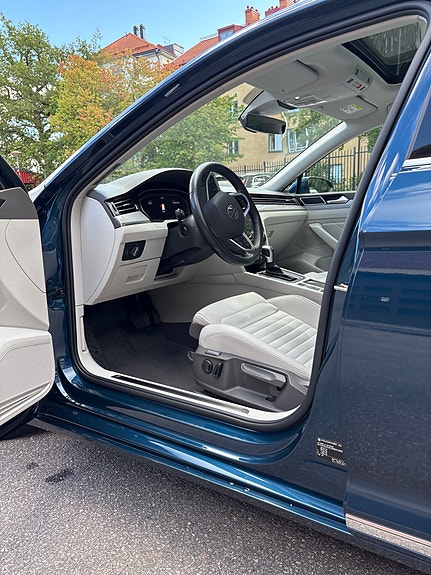 Volkswagen Passat 3 of 13