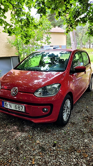Volkswagen UP! 2 of 6