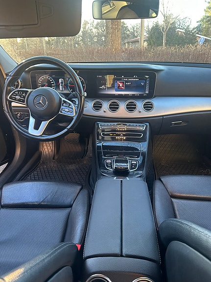 Mercedes-Benz E220 7 of 8