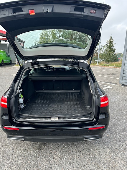 Mercedes-Benz E220 6 of 8
