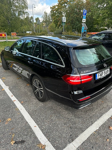 Mercedes-Benz E220 4 of 8
