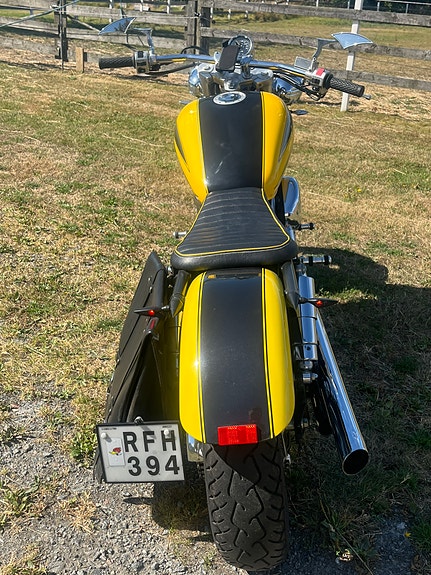 Suzuki VZ800 Marauder 3 of 8
