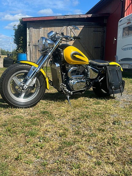 Suzuki VZ800 Marauder 5 of 8
