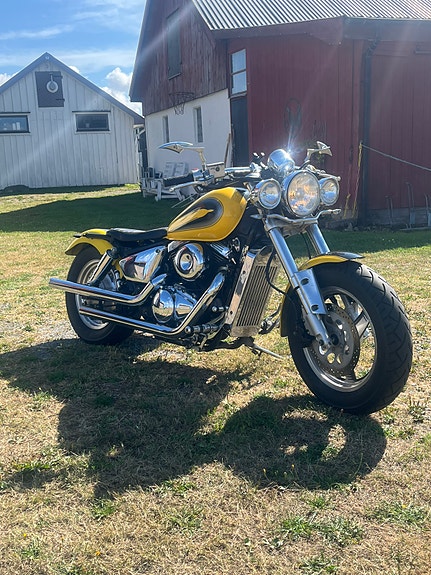 Suzuki VZ800 Marauder 6 of 8