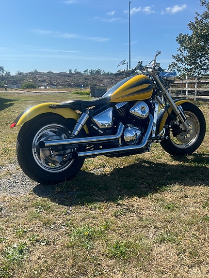 Suzuki VZ800 Marauder 4 of 8