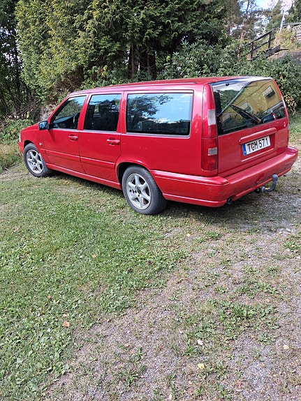 Volvo V70 3 of 3