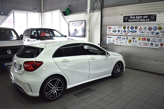 Mercedes-Benz A180 2 of 14