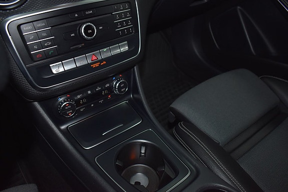 Mercedes-Benz A180 9 of 14
