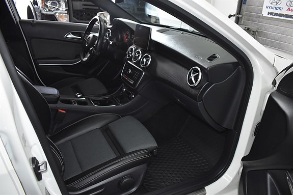 Mercedes-Benz A180 6 of 14