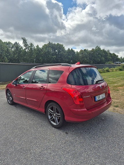 Peugeot 308 SW 3 of 10