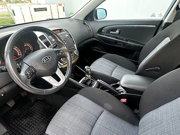 Kia Ceed 8 of 14