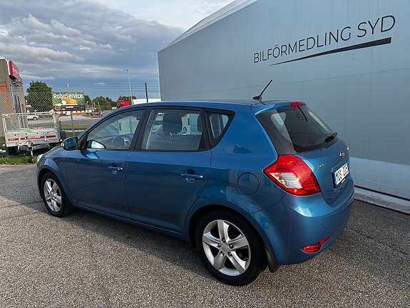 Kia Ceed 2 of 14