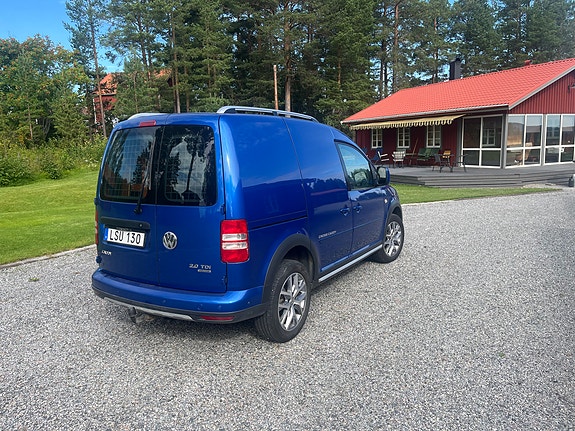 Volkswagen Caddy Cross 4 of 10
