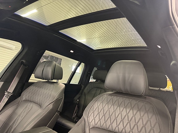 BMW X7 10 of 12
