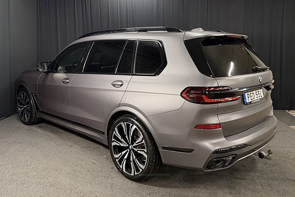 BMW X7 4 of 12
