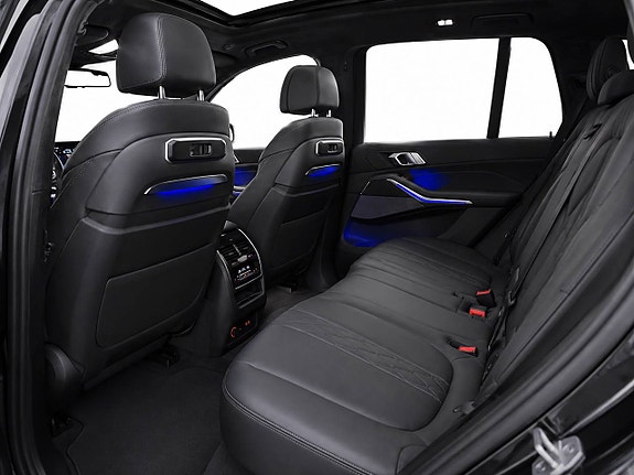 BMW X7 12 of 12