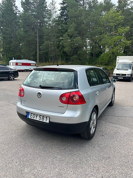 Volkswagen Golf V 5 of 6