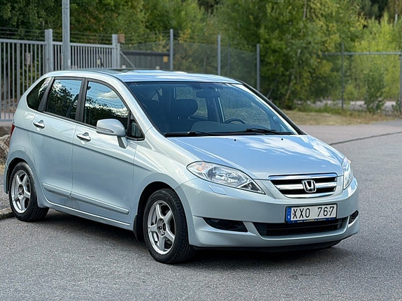 Honda FR-V 2 of 18