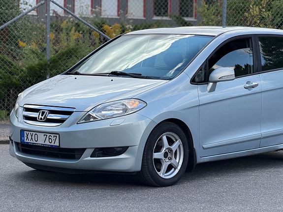 Honda FR-V 7 of 18