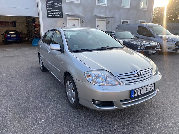 Toyota Corolla 3 of 13