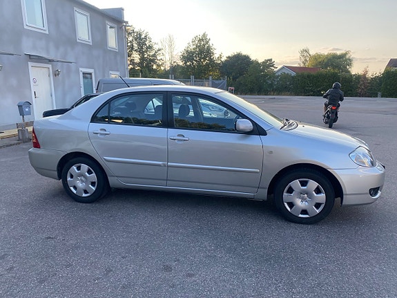 Toyota Corolla 4 of 13